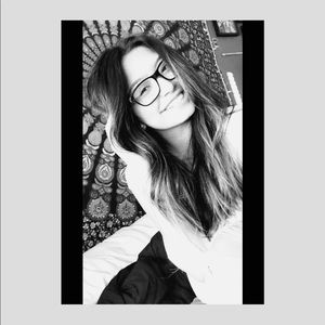 Meet your Posher, Alexis